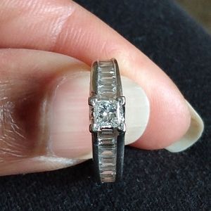1.5 TW carat diamond ring